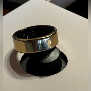 Oura ring Gen3 Heritage size 9 Gold